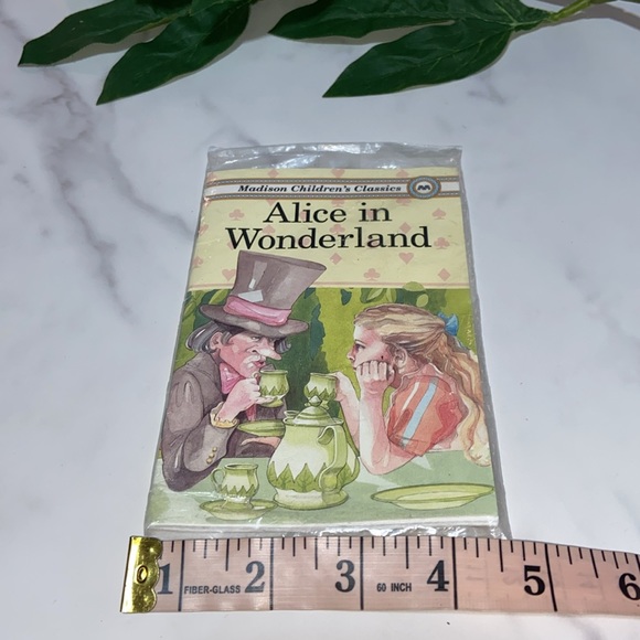 Alice in Wonderland White Castle 1992 - Castle Tales - Picture 9 of 10